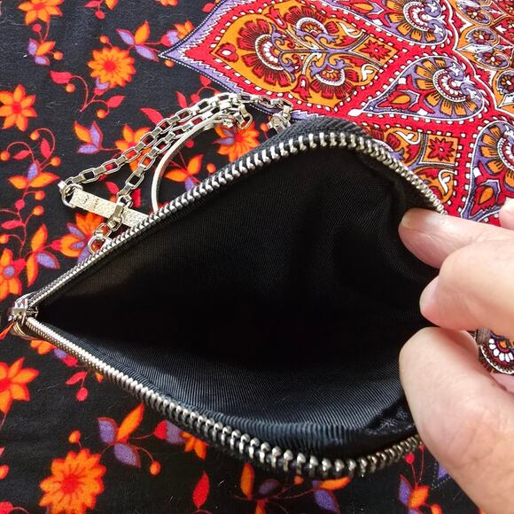 Bandolier silver mettallic CrossBody Phone Bag with Silver chain strap - Picture 6 of 7